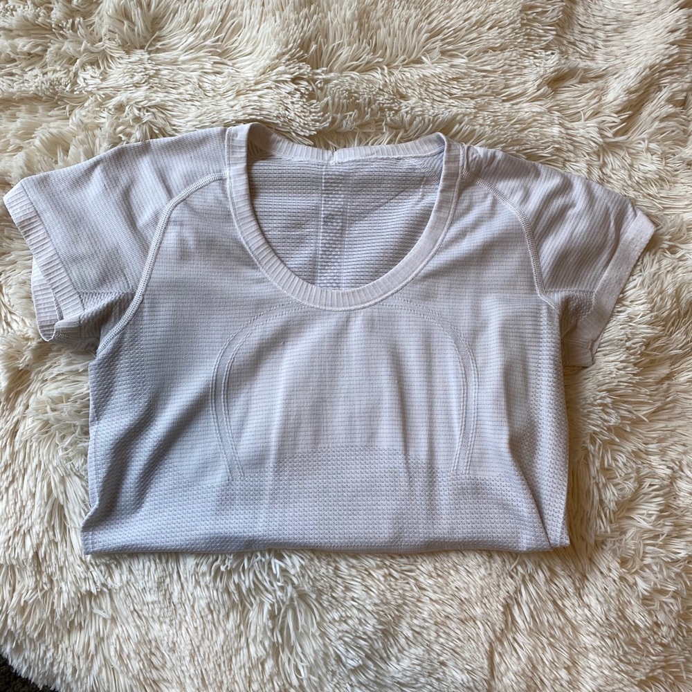 Lululemon tee
